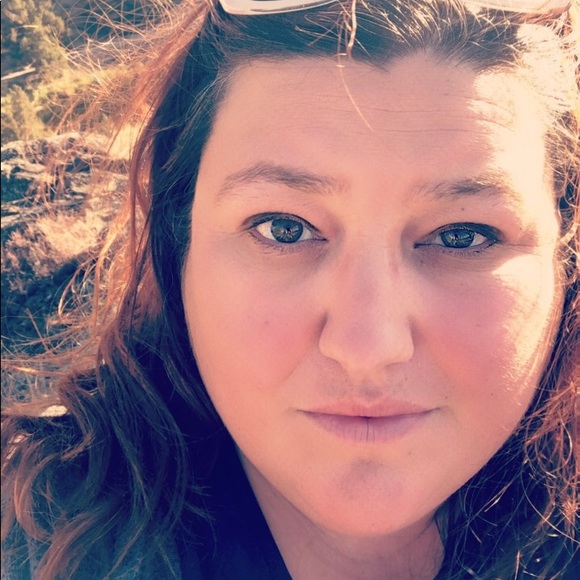 Meet your Posher, Misty - Picture 2 of 2